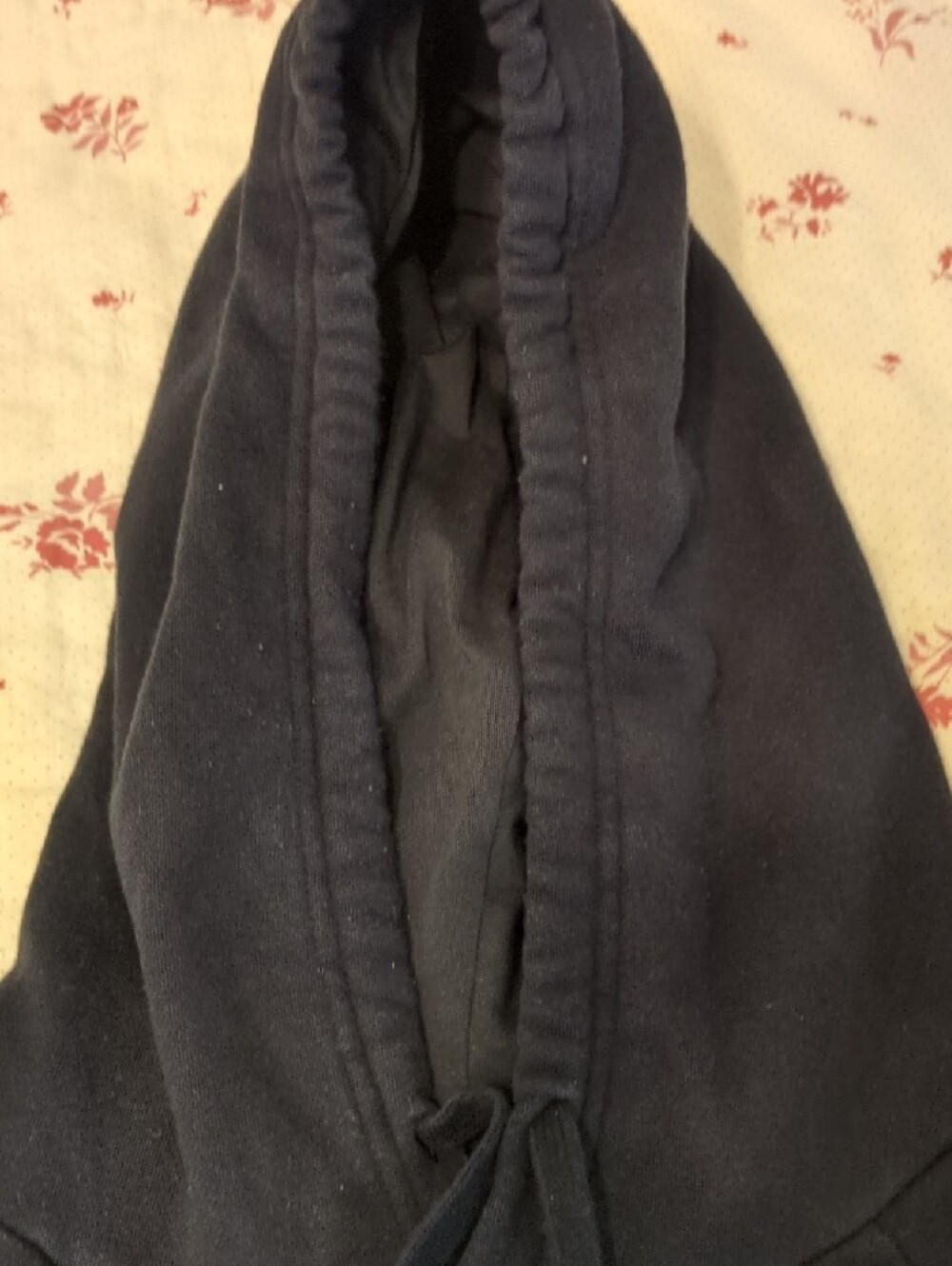 Under Armour Men’s Black Crewneck Hoodie with Logo And Kangaroo Pocket - Picture 3 of 8